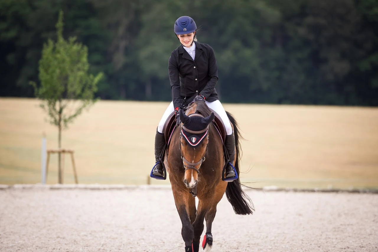 OneK Reithelm Defender Pro Glam – Bild 5